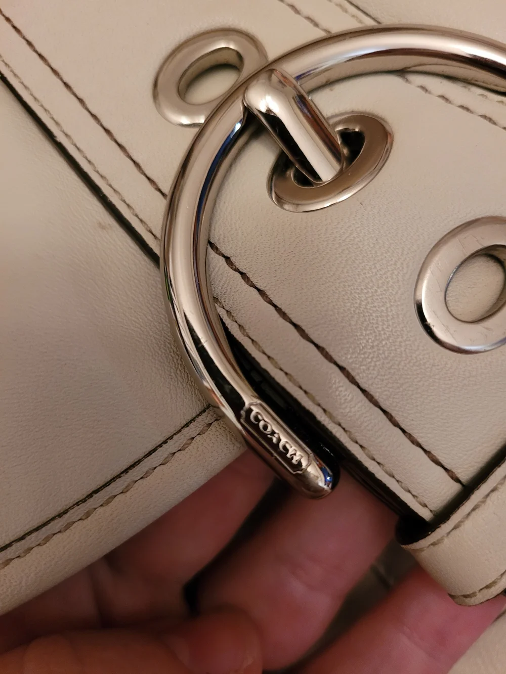 Vintage Coach Soho Cream Leather Shoulder Bag Y2K Buckle Straps Silver Hardware - Picture 8 of 12